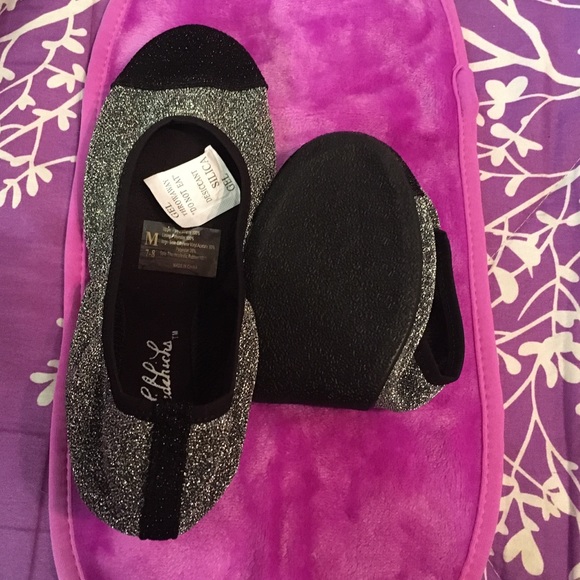 Woman’s sparkle SideKicks Foldable take along slippers. Size-Medium - Picture 8 of 11